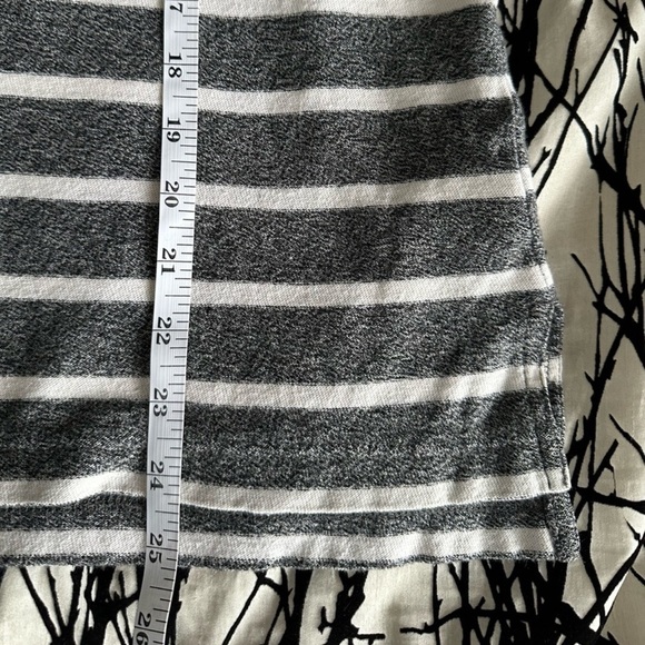 🦋J Crew Deck Striped top long sleeve gray & white cozy casual preppy Size M EUC - Picture 10 of 11